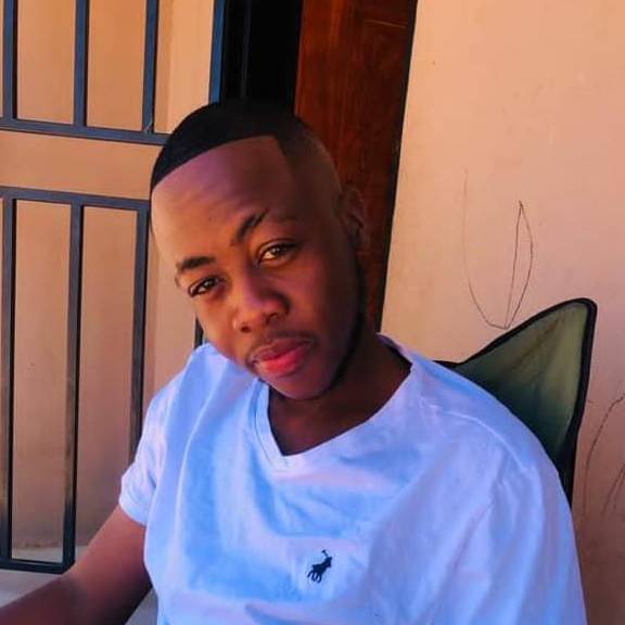Botlhe Mloyiswa
